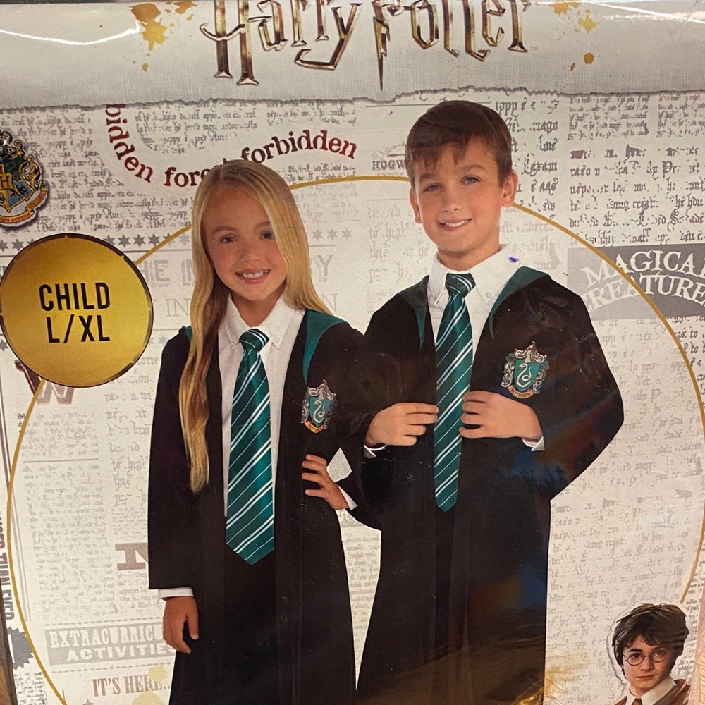 Warner Bros. Harry Potter SLYTHERIN ROBE  Kids Costume - Black and Green
